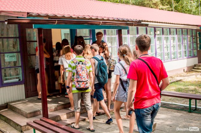 Незабутні знайомства і розваги: як діти з Луганщини провели день у таборі на Світязі. ФОТО