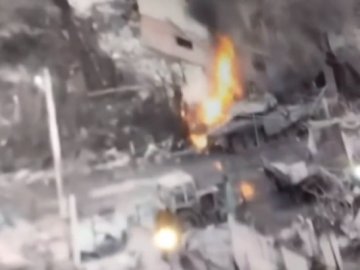 Бійці 14 ОМБр показали, як знищили російський танк. ФОТО