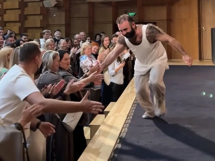 У Волинському драмтеатрі – шквал емоцій від комедії «Корвалол для Вероніки»: як минули прем’єрні вихідні. ВІДЕО