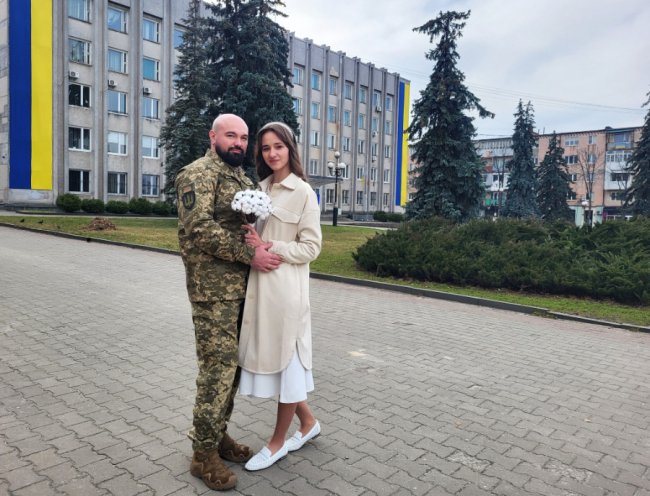 Поки підрозділ на Волині: одружився бойовий медик