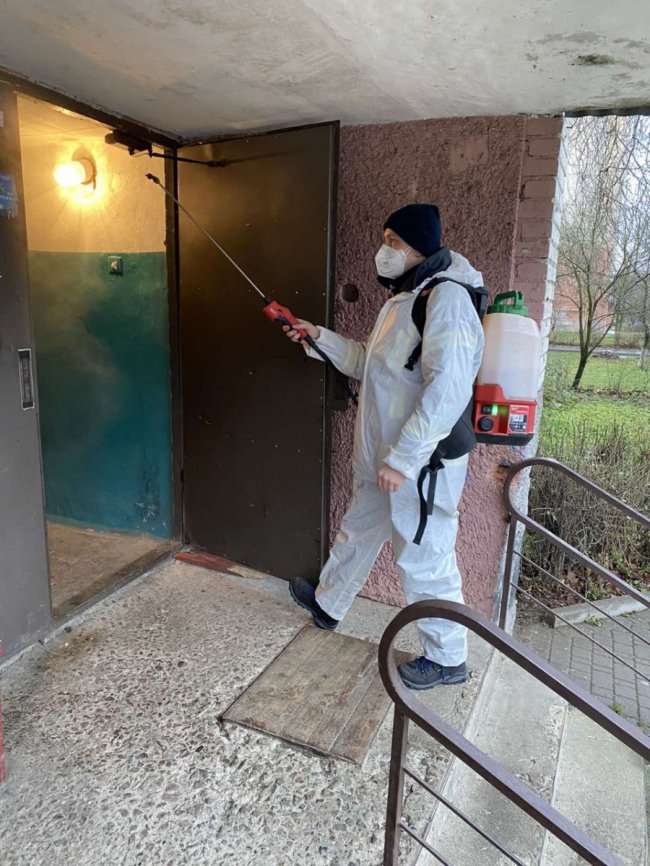 У Луцьку за добу продезінфікували 47 будинків. ФОТО