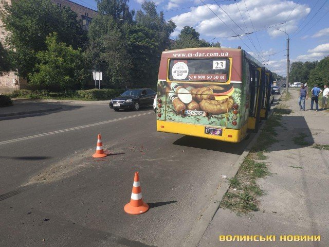У Луцьку маршрутка в'їхала у легковик. ФОТО