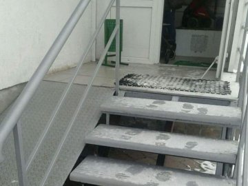 У Луцьку муніципали перевіряють заклади, чи використовують вони засоби від ожеледиці