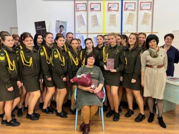 Волинська поетеса презентували збірку «Лінія оборони»