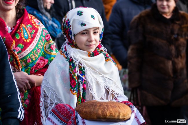 Як лучани пірнали в крижану купіль Стиру. ФОТО. ВІДЕО