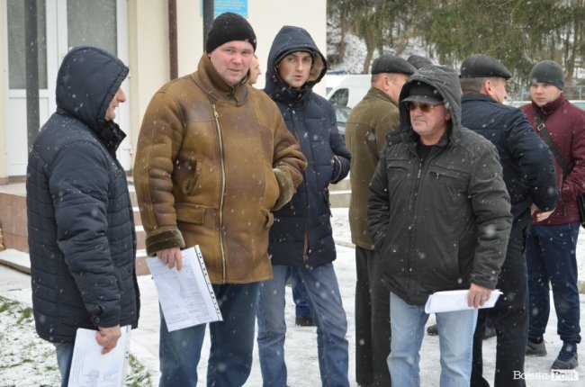 У Луцьку сімейним лікарям вручили ключі від новеньких автівок. ФОТО