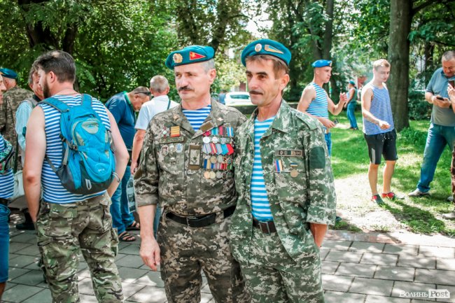 У Луцьку вшанували десантників. ФОТО