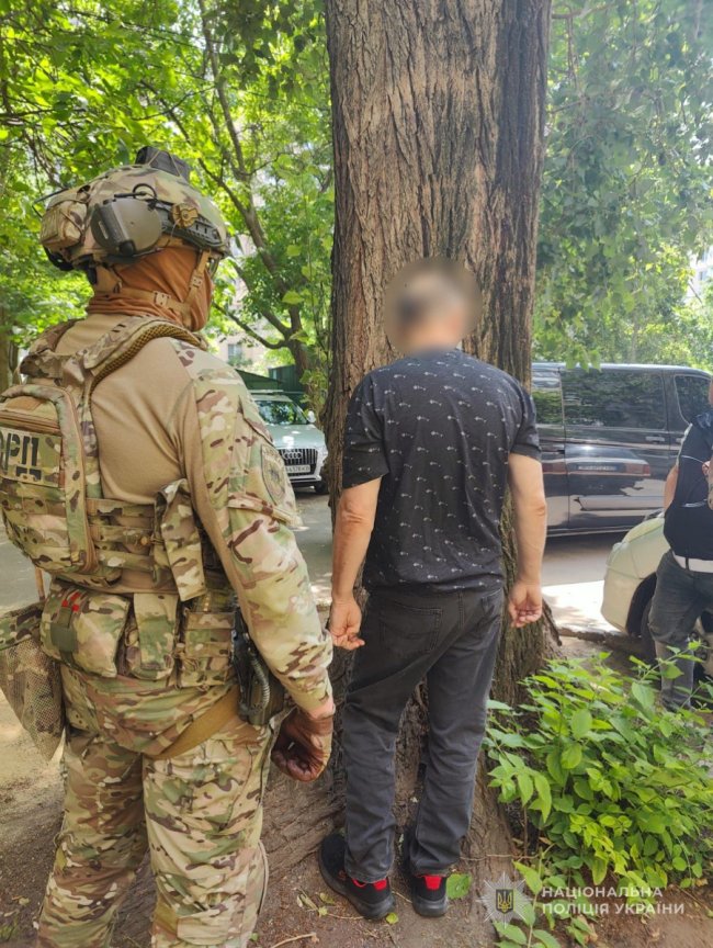 Волинські правоохоронці затримали торговця зброєю з Одеси