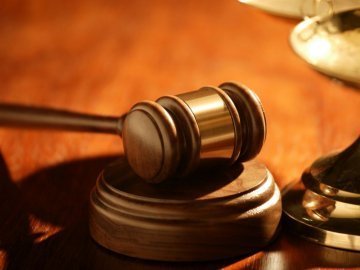 Суд  залишив за ґратами «торговців» молодих волинянок