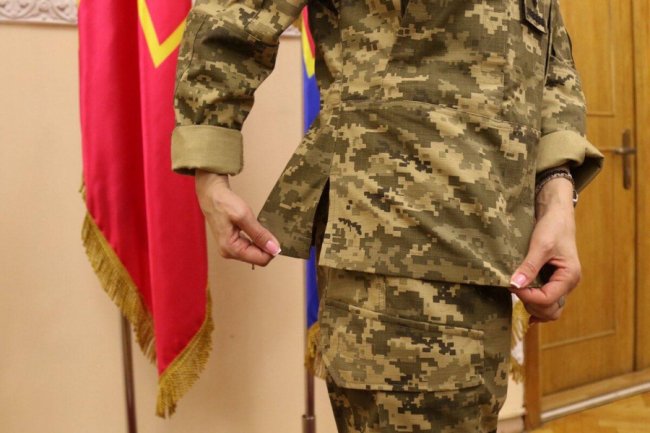 Міноборони презентувало нову жіночу військову форму. ФОТО