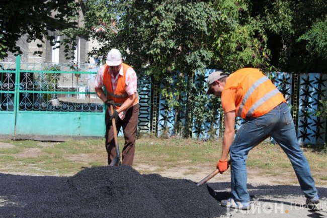 У селі на Волині взялися за дорогу, яку не ремонтували півстоліття