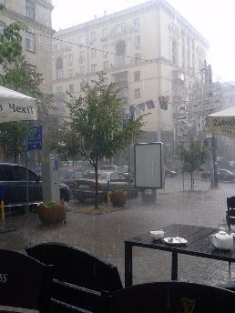 Київ «плаває» в воді. ФОТО