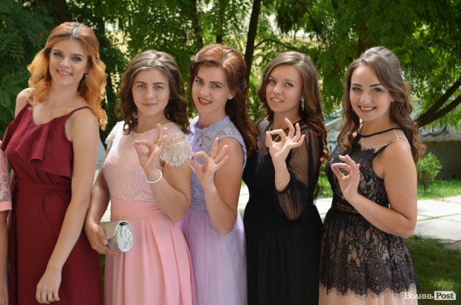 «Ви наша надія»: у луцькому педколеджі – випускний. ФОТО