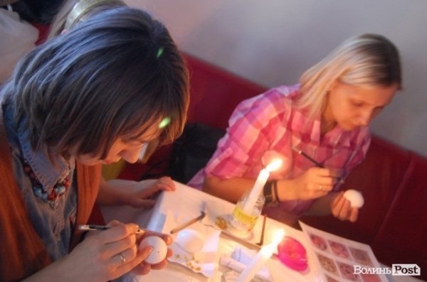 У Луцьку почали готувати подарунки до Великодня. ФОТО