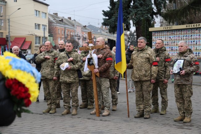 Загинув за вільну Україну: як Луцьк прощався з Героєм Сергієм Ткачем