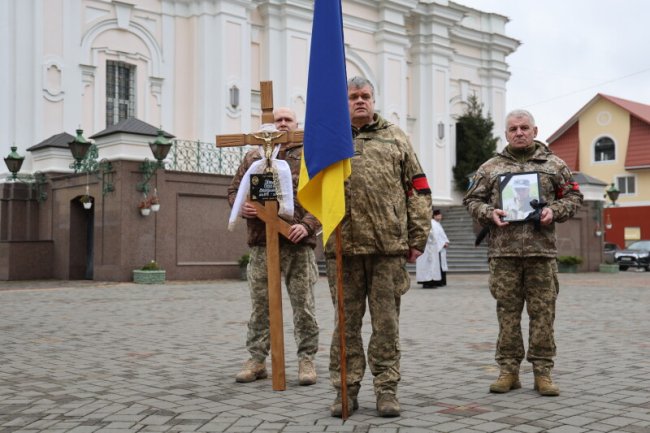 Загинув за вільну Україну: як Луцьк прощався з Героєм Сергієм Ткачем