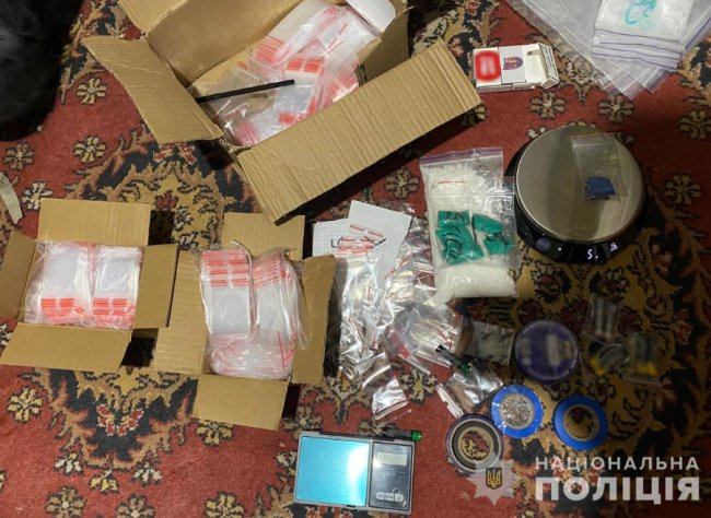 На Волині викрили 23-річну «закладчицю» та вилучили у неї психотропи