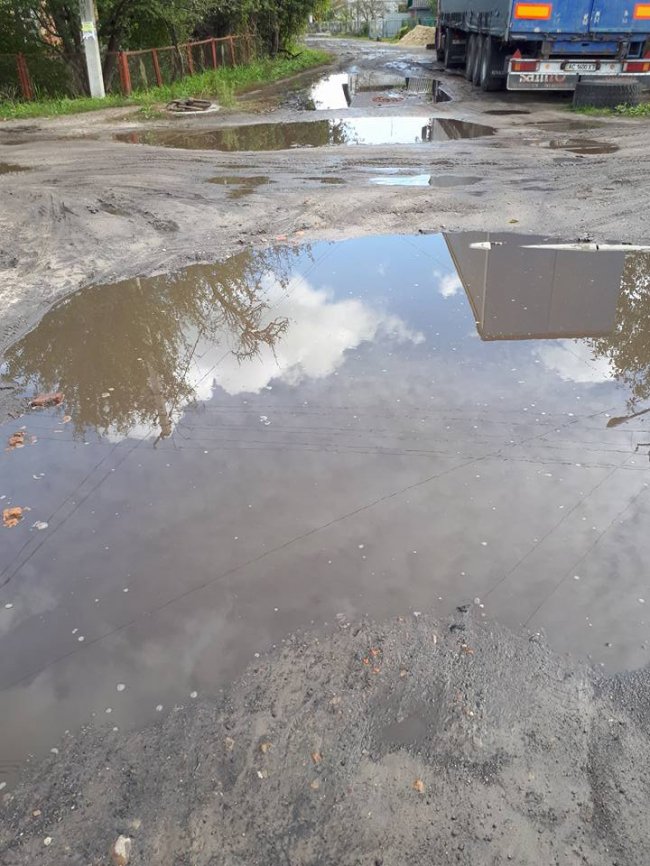 Район «Гниловодь»: Вулиця в Ківерцях після дощу неначе болото. ФОТО