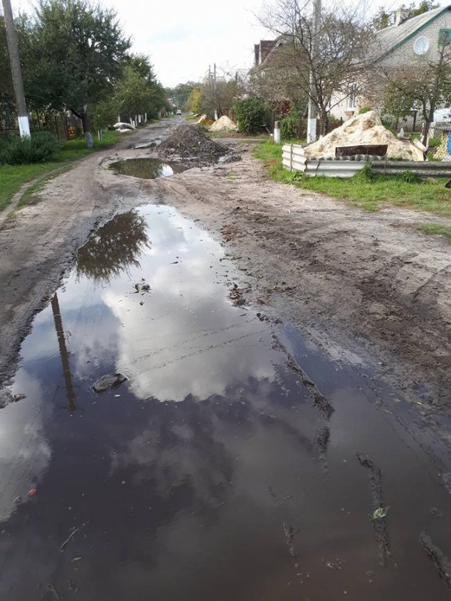 Район «Гниловодь»: Вулиця в Ківерцях після дощу неначе болото. ФОТО