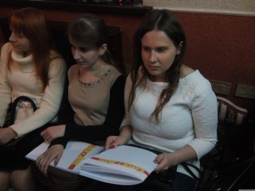 У Луцьку з'явились перше меню і  газета,  надруковані шрифтом Брайля 