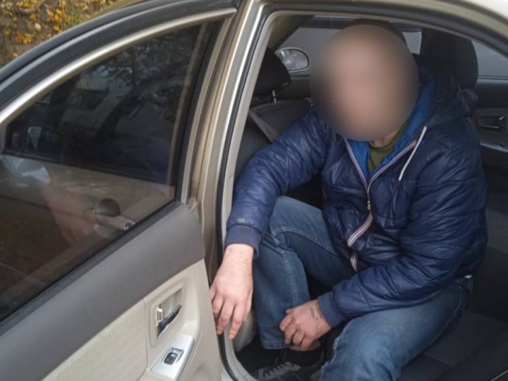 У Луцьку п'яний водій наїхав на шлагбаум та втік з місця події