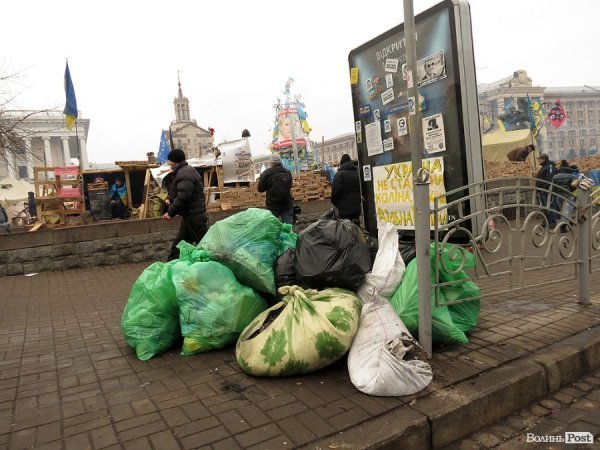 Майдан буденний. НОТАТКИ ОЧЕВИДЦЯ. ФОТО