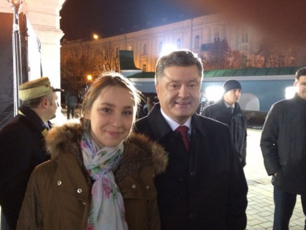 У новорічному телезверненні Порошенко знявся з «кіборгами». ФОТО