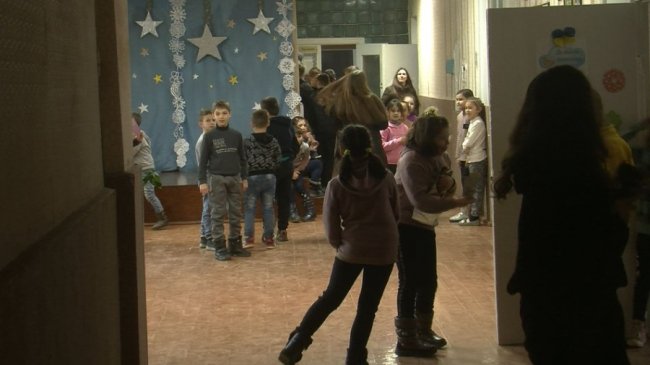 Понад 40 школярів на Волині пів року до школи їздять рейсовим автобусом. ВІДЕО