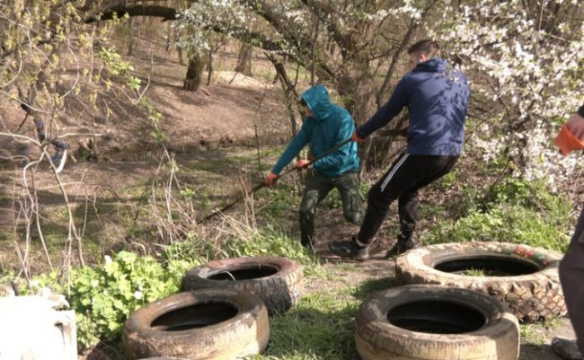 До загальноміської толоки у Луцьку долучилися майже 1200 людей
