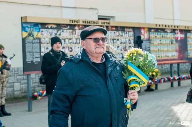 У Луцьку ходою і молитвами вшанували мужність та героїзм добровольців. ФОТО