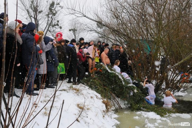 Квартири сиротам та 60 тисяч для хворої дівчинки. Добрі новини Волині