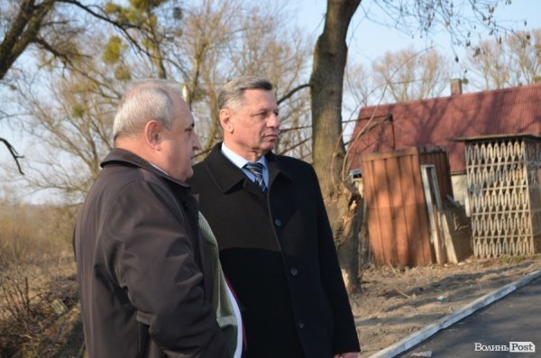 Новий асфальт – старі проблеми: Романюк похвалився відремонтованою дорогою. ФОТО