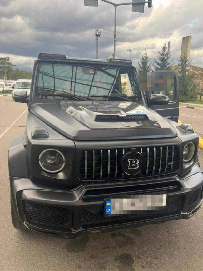 Через  «Ягодин» намагалися вивезти елітні іномарки 