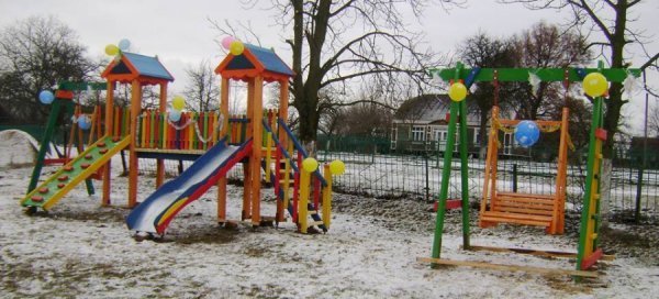 На Прибужжі активно відкривають дитячі майданчики
