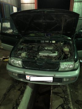 У  «Доманове» в іноземця вилучили автомобіль, набитий контрабандними цигарками. ФОТО