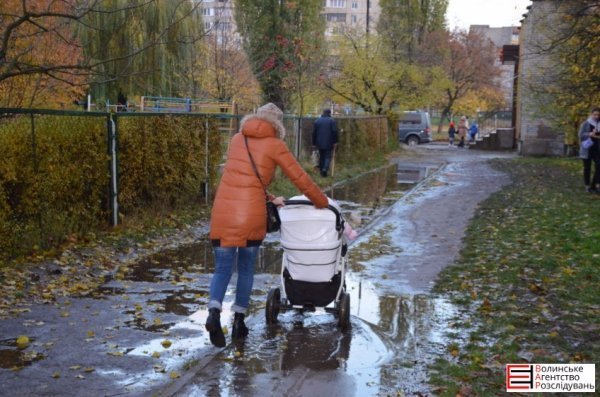 У Луцьку діти змушені «допливати» у садок 