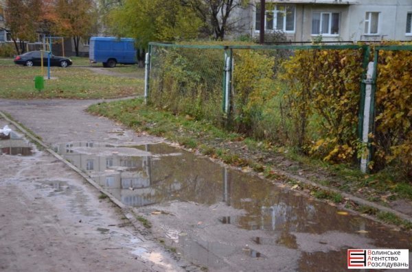 У Луцьку діти змушені «допливати» у садок 