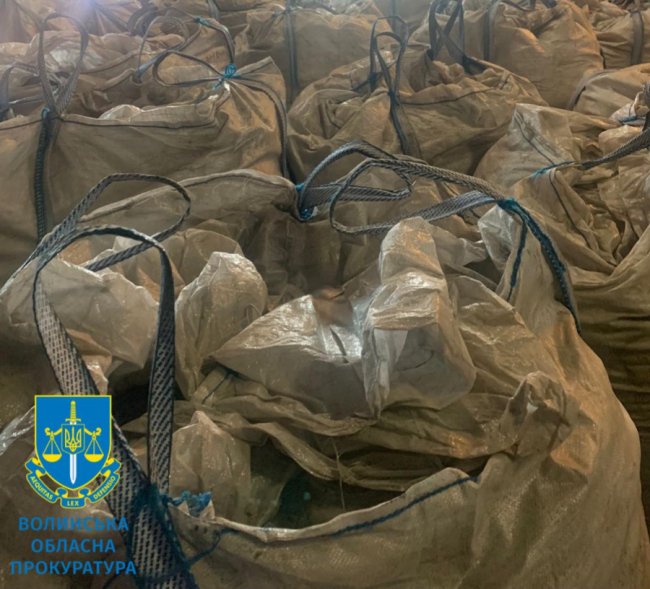 Арештовані на Волині вантажі з вмістом дорогоцінних металів на суму понад 16 мільйонів передали до АРМА. ФОТО