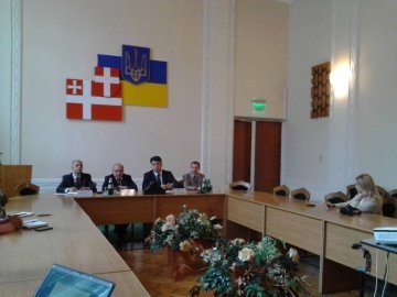 Закон «Про державну службу»: як з ним жити