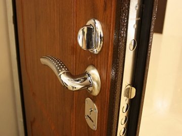 Вибір і встановлення вхідних дверей*