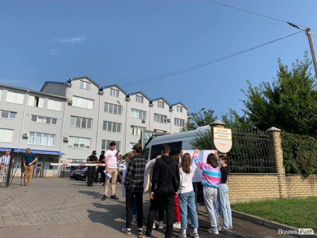 У Луцьку – мітинг біля Генконсульства Польщі, журналістів просили долучитися «для кількості» 