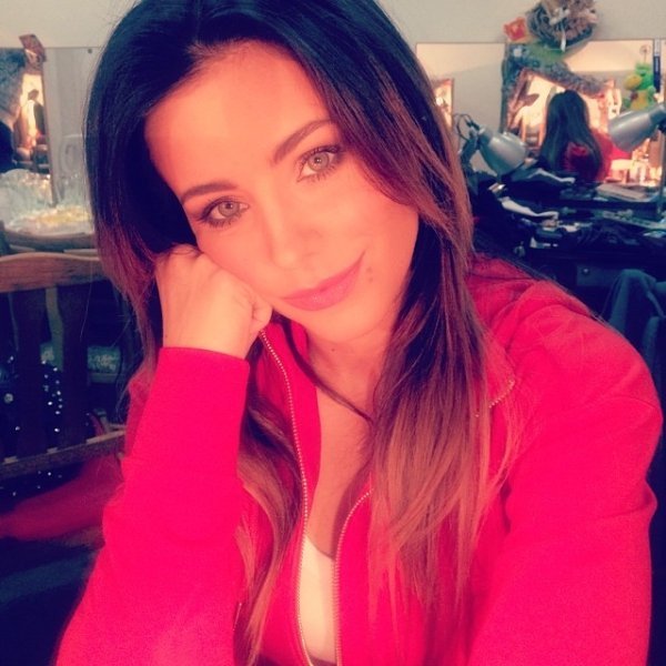 Ані Лорак опублікувала фото з гримерки в Луцьку