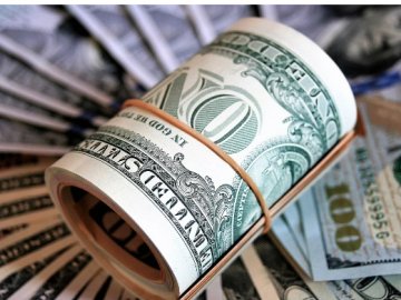 Зношені та старі долари: яка ситуація щодо обміну готівкової валюти