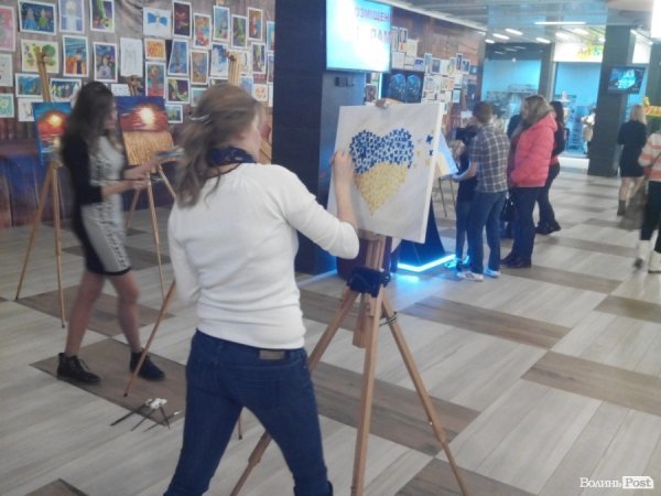  У Луцьку збирали гроші на амуніцію для Майї Москвич. ФОТО