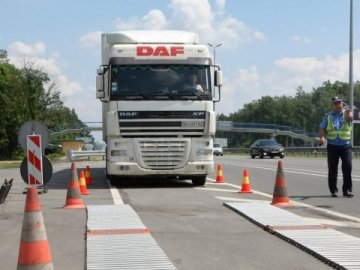 За проїзд волинськими дорогами перевантаженою фурою підприємець заплатить великий штраф