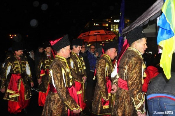 Вечірній Євромайдан у Луцьку. ФОТО