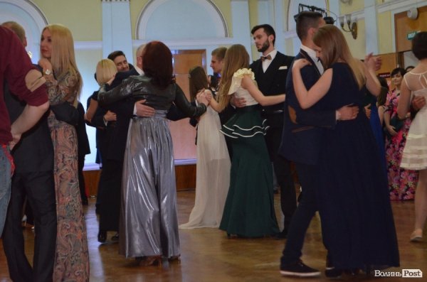 У луцькому виші танцювали, щоб допомогти. ФОТО