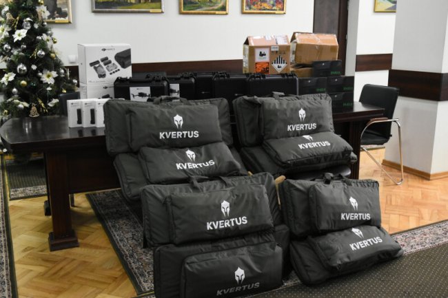 Із Луцька передали військовим дрони та електроніку