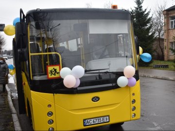 У волинській громаді з'явився новий шкільний автобус. ФОТО