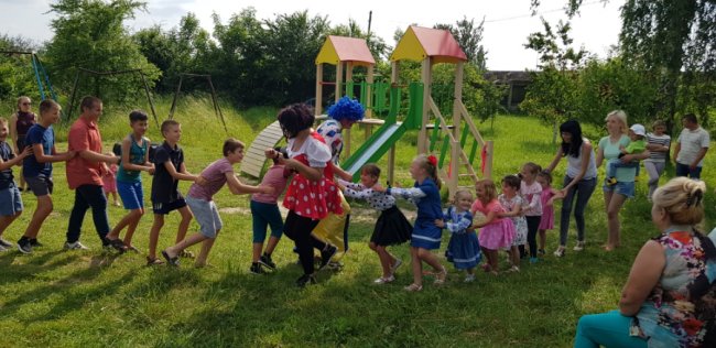 На радість дітям: на Волині – два нові ігрові майданчики. ФОТО